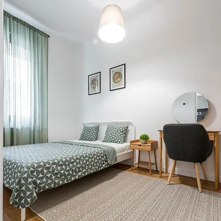 Vertigo One Bedroom Apartment - Free Private Parking-Fast Wi-Fi Novi Sad Exterior foto