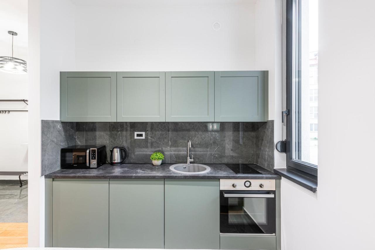 Vertigo One Bedroom - Free Private Parking-fast Wi-fi * Novi Sad