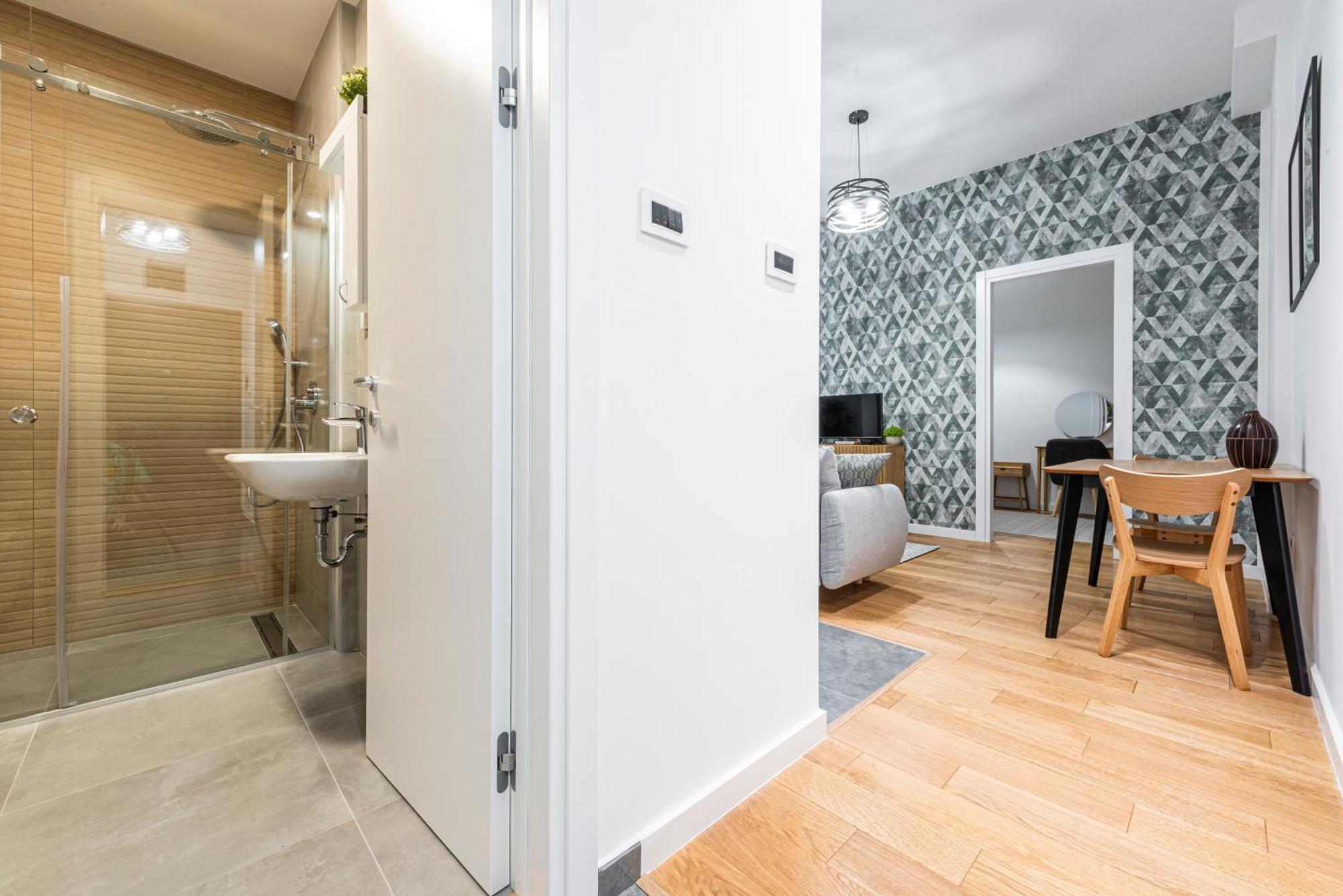 Vertigo One Bedroom - Free Private Parking-fast Wi-fi *