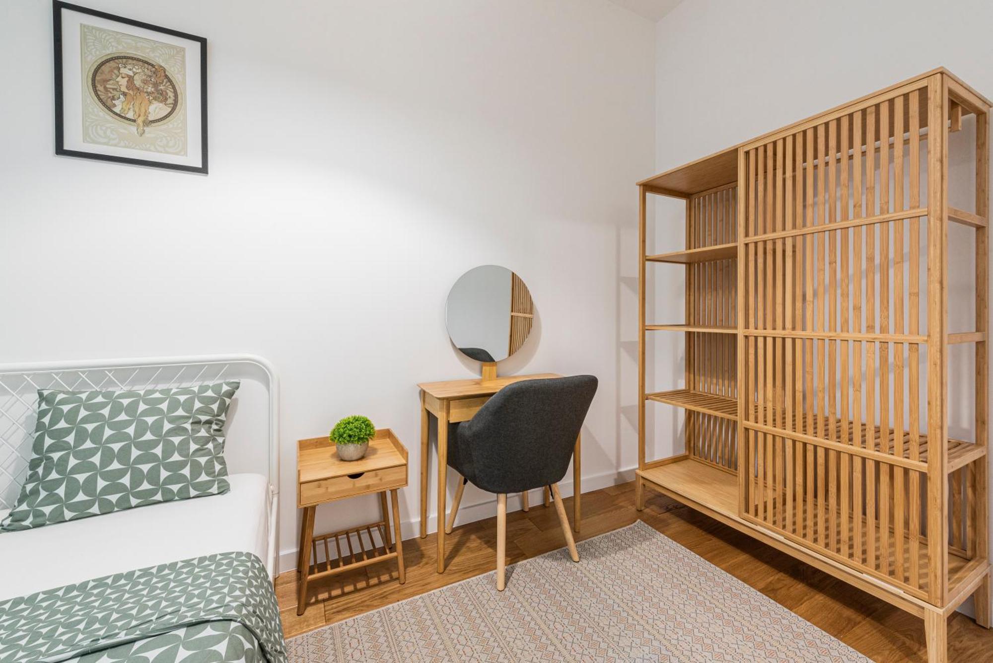 Vertigo One Bedroom - Free Private Parking-fast Wi-fi Lägenhet *